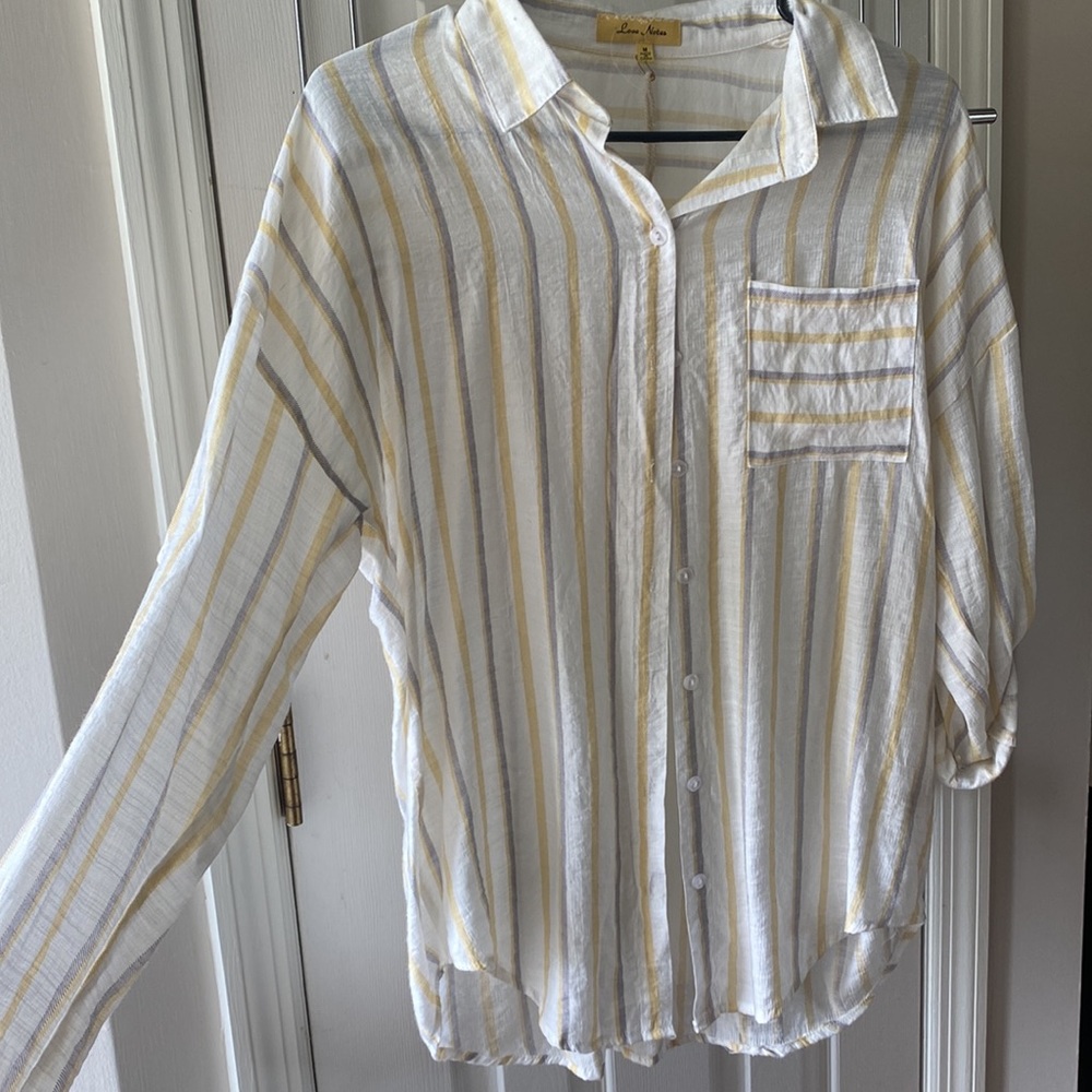 Long sleeve — button down top - Picture 3 of 3